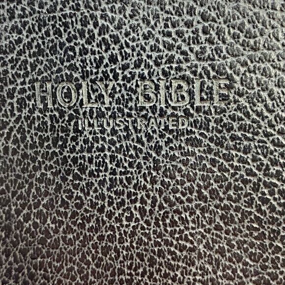Holy Bible Illustrated King James Version World Publishing w/ Zipper Cross READ - Picture 2 of 16